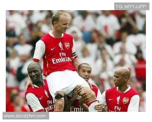 足球球衣短袖的选择与搭配技巧助你成为场上焦点